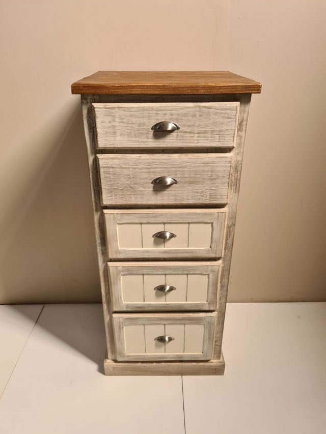 bed002 - Chest of drawers