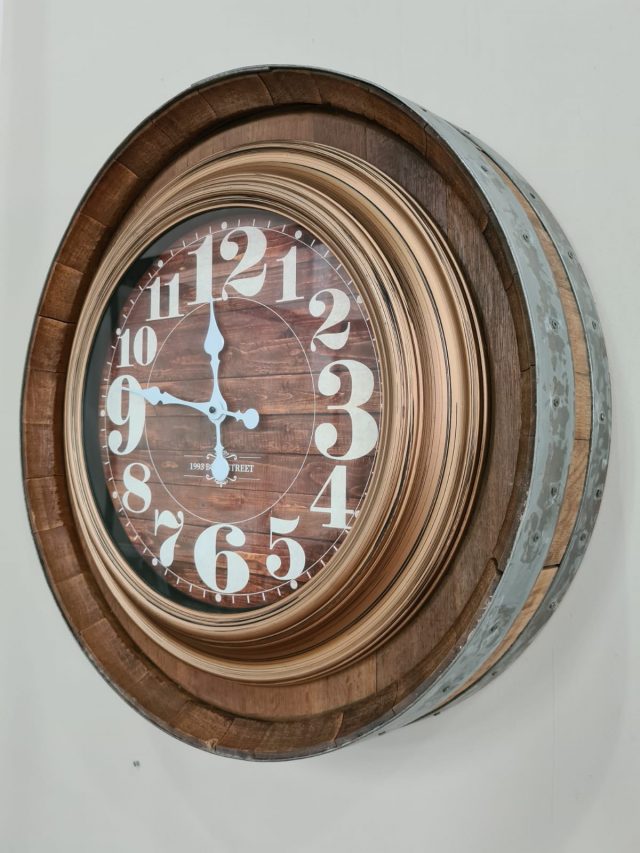 sig027 - wall clock2