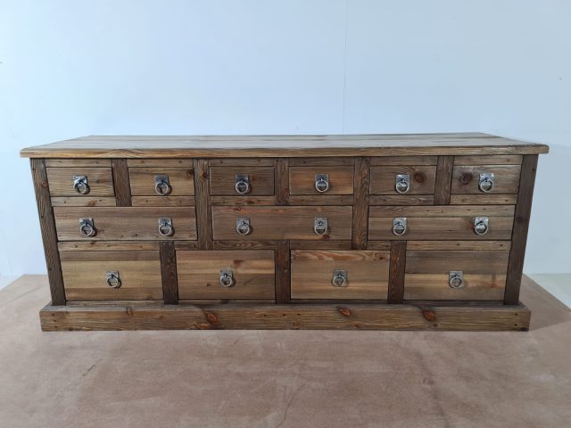 din010 - Buffet - 13 drawers